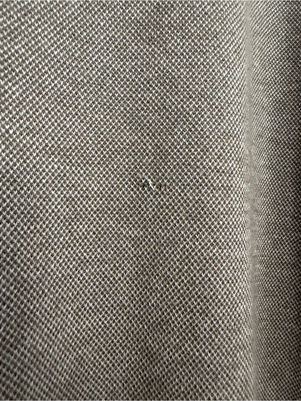 Banana Republic Luxury Light Gray V-Neck Sweater - Slight Snag - Men’s Size Larg